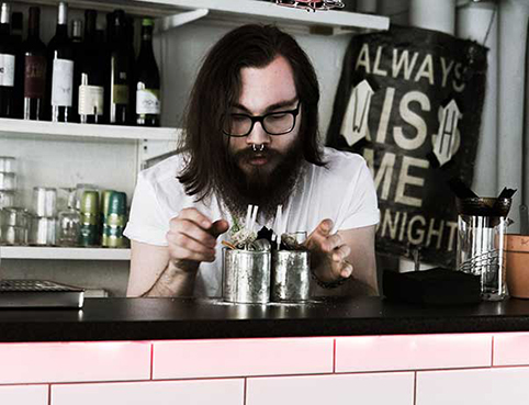 A bartender making a cocktail in Jazzkoket in Östersund Sweden